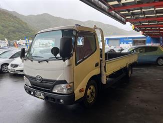 2015 Toyota DYNA - Thumbnail