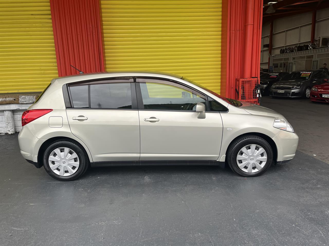 2005 Nissan Tiida