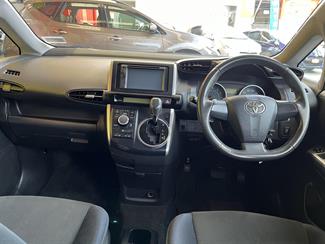 2010 Toyota Wish - Thumbnail