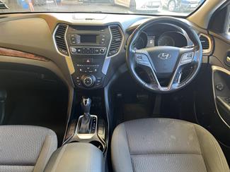 2017 Hyundai Santa Fe - Thumbnail