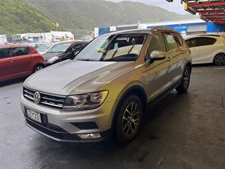 2016 Volkswagen Tiguan - Thumbnail