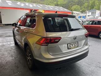 2016 Volkswagen Tiguan - Thumbnail