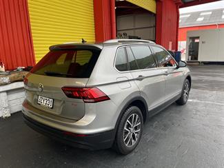 2016 Volkswagen Tiguan - Thumbnail