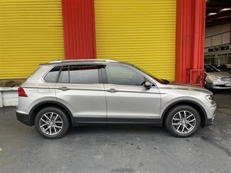 2016 Volkswagen Tiguan - Thumbnail