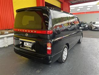 2005 Nissan ELGRAND - Thumbnail