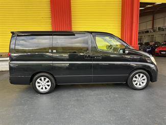 2005 Nissan ELGRAND - Thumbnail