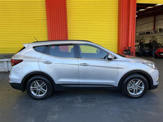 2018 Hyundai Santa Fe - Thumbnail