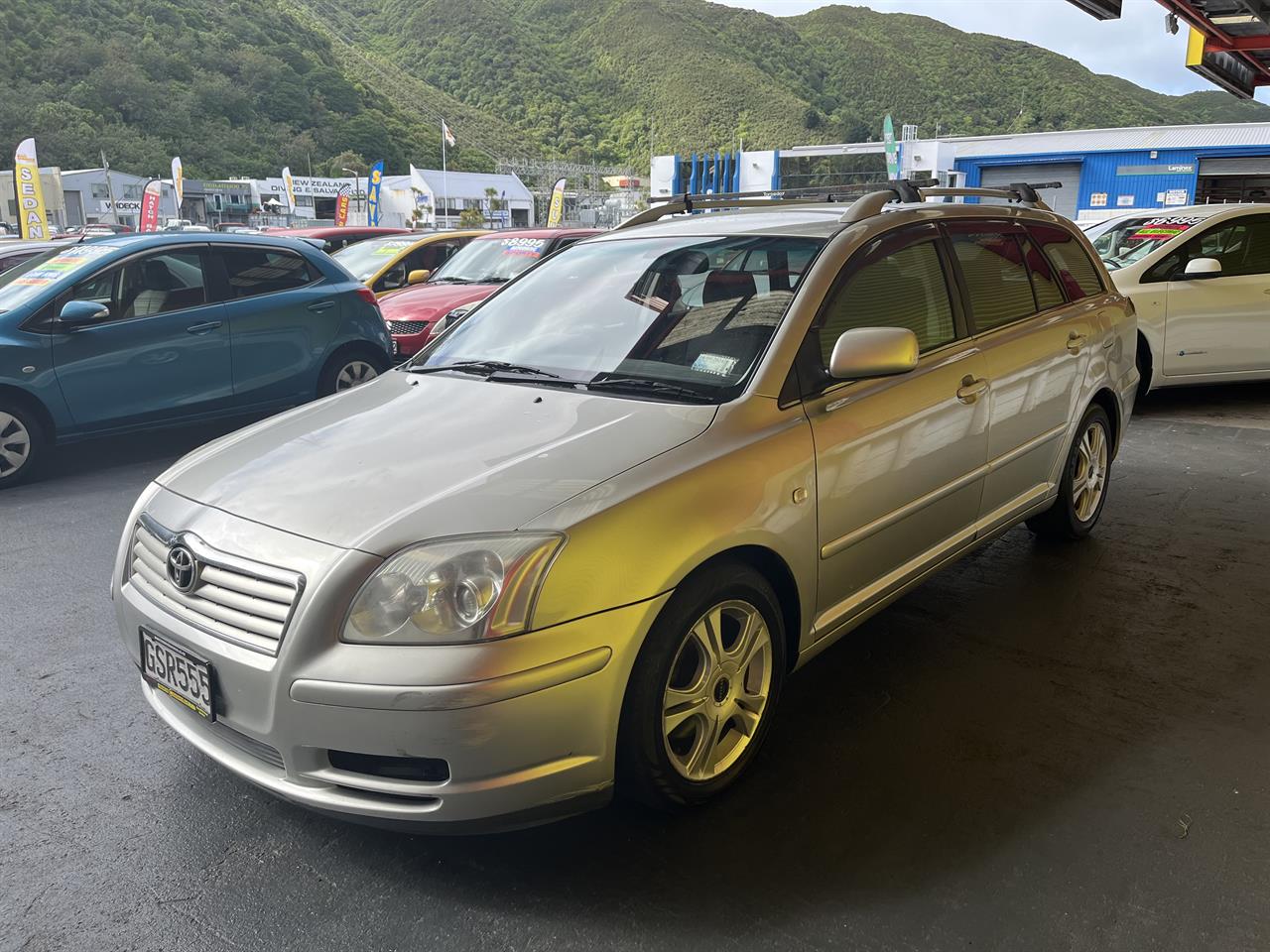 2004 Toyota Avensis