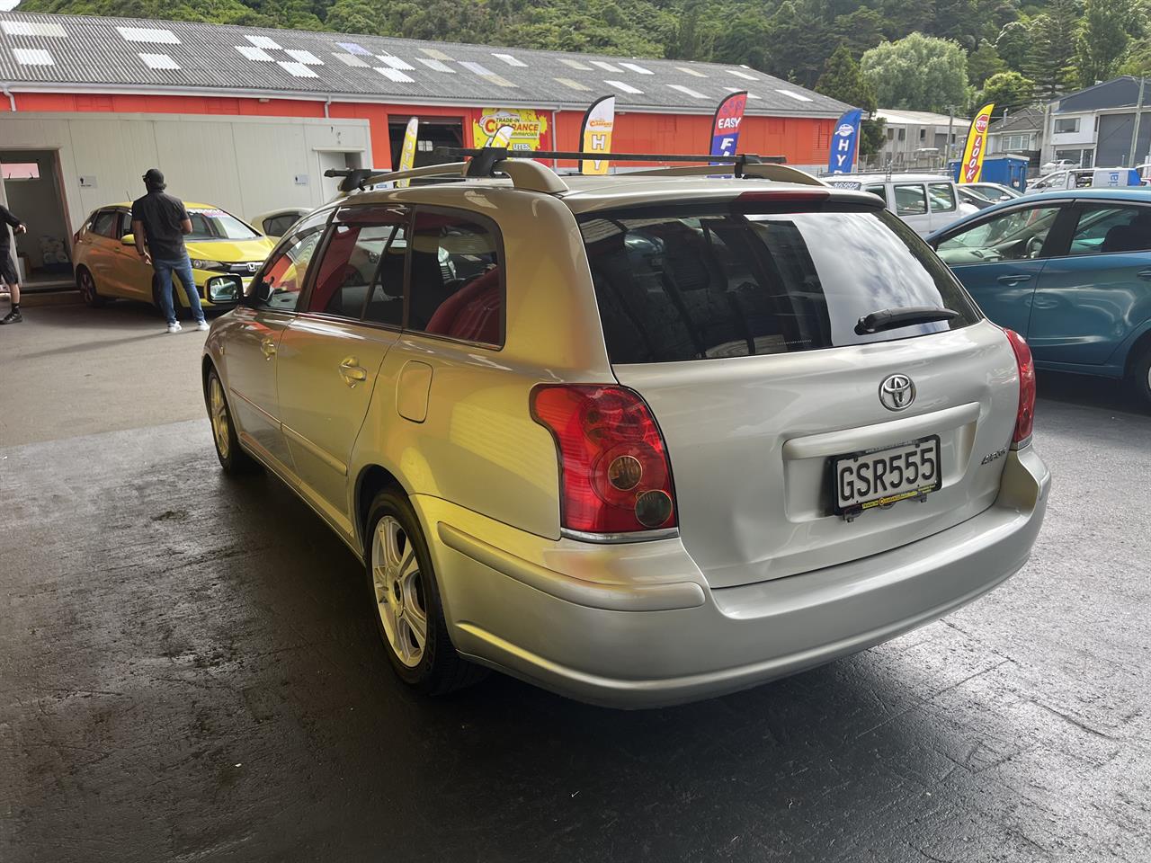 2004 Toyota Avensis