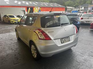 2012 Suzuki Swift - Thumbnail