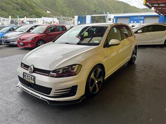 2014 Volkswagen Golf - Thumbnail