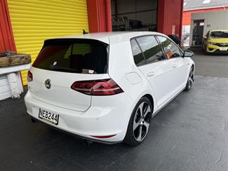 2014 Volkswagen Golf - Thumbnail