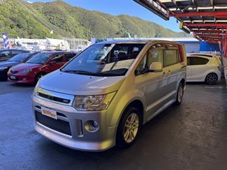 2009 Mitsubishi DELICA - Thumbnail