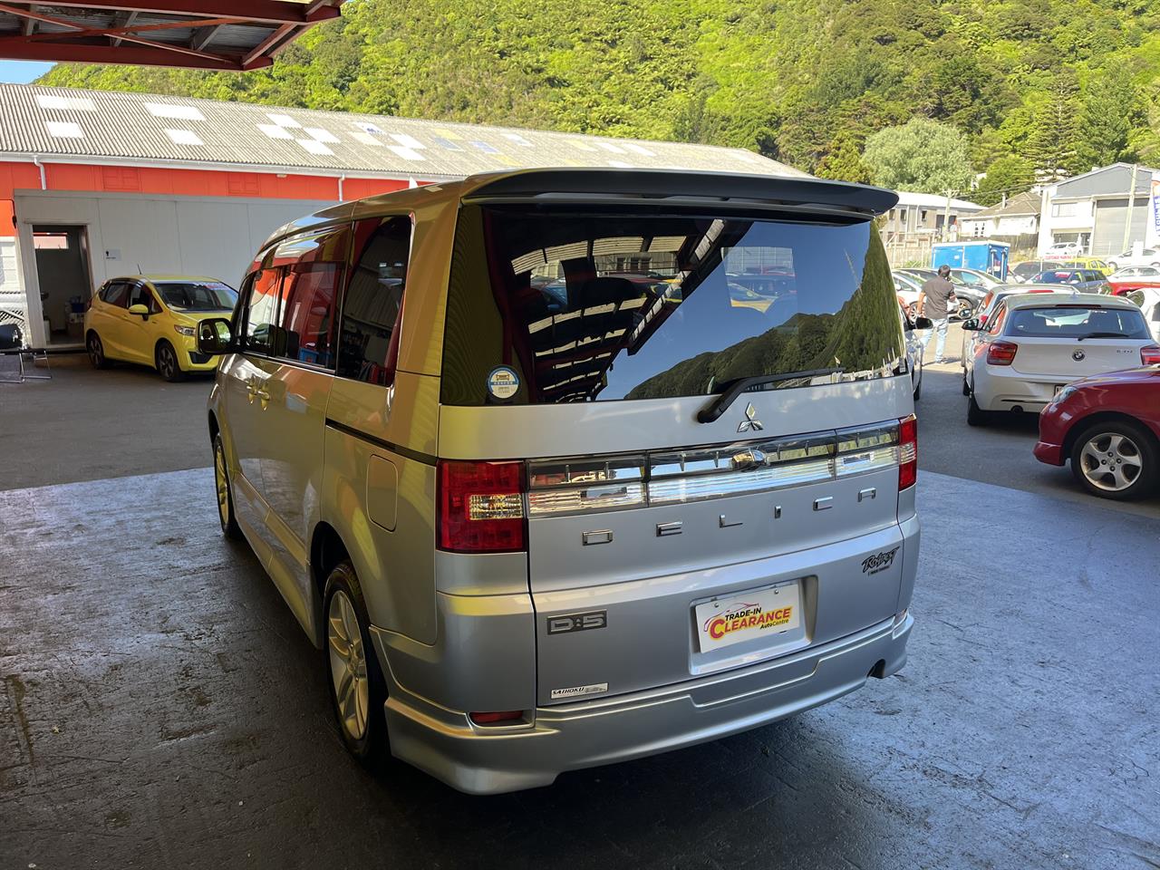 2009 Mitsubishi DELICA