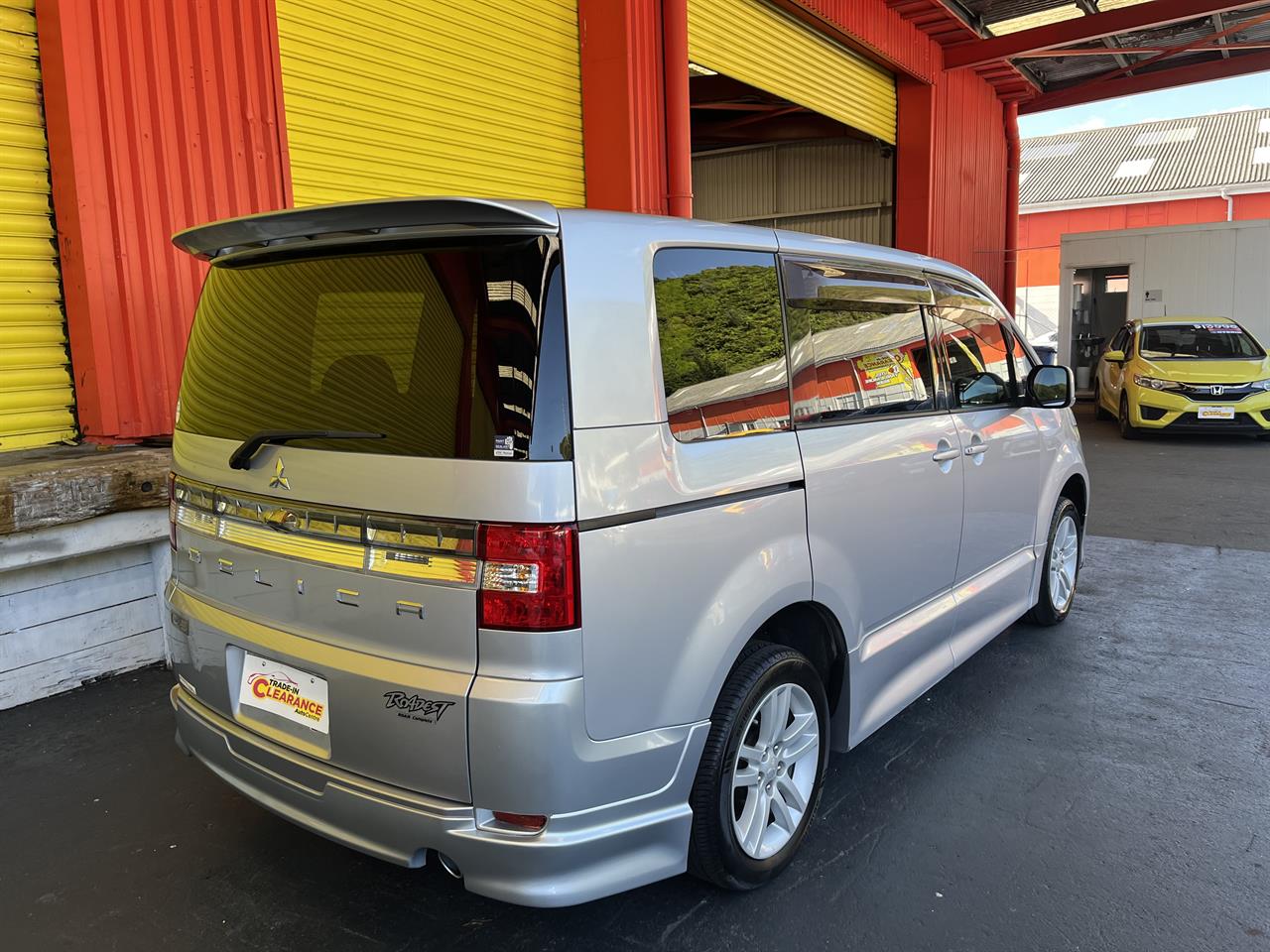 2009 Mitsubishi DELICA