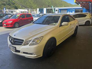 2010 Mercedes-Benz E350 - Thumbnail