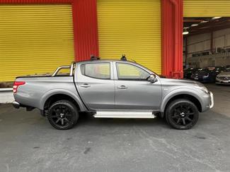 2018 Mitsubishi Triton - Thumbnail