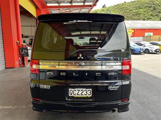 2007 Mitsubishi Delica - Thumbnail