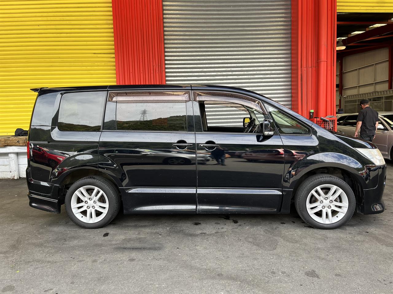 2007 Mitsubishi Delica