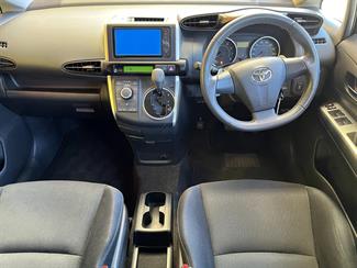 2010 Toyota Wish - Thumbnail