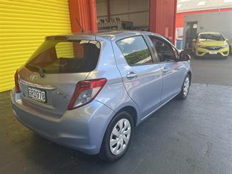 2013 Toyota YARIS - Thumbnail