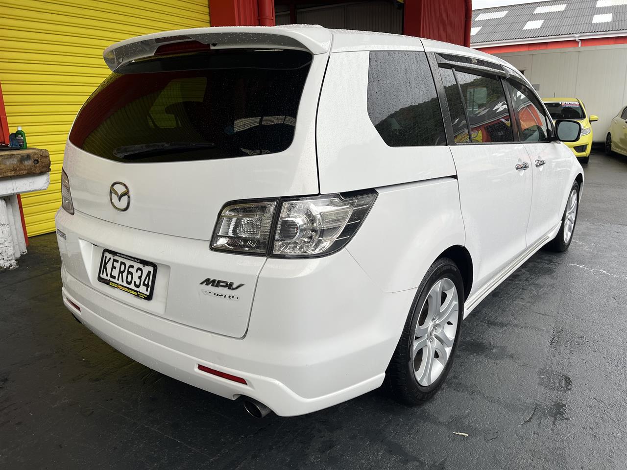 2007 Mazda MPV